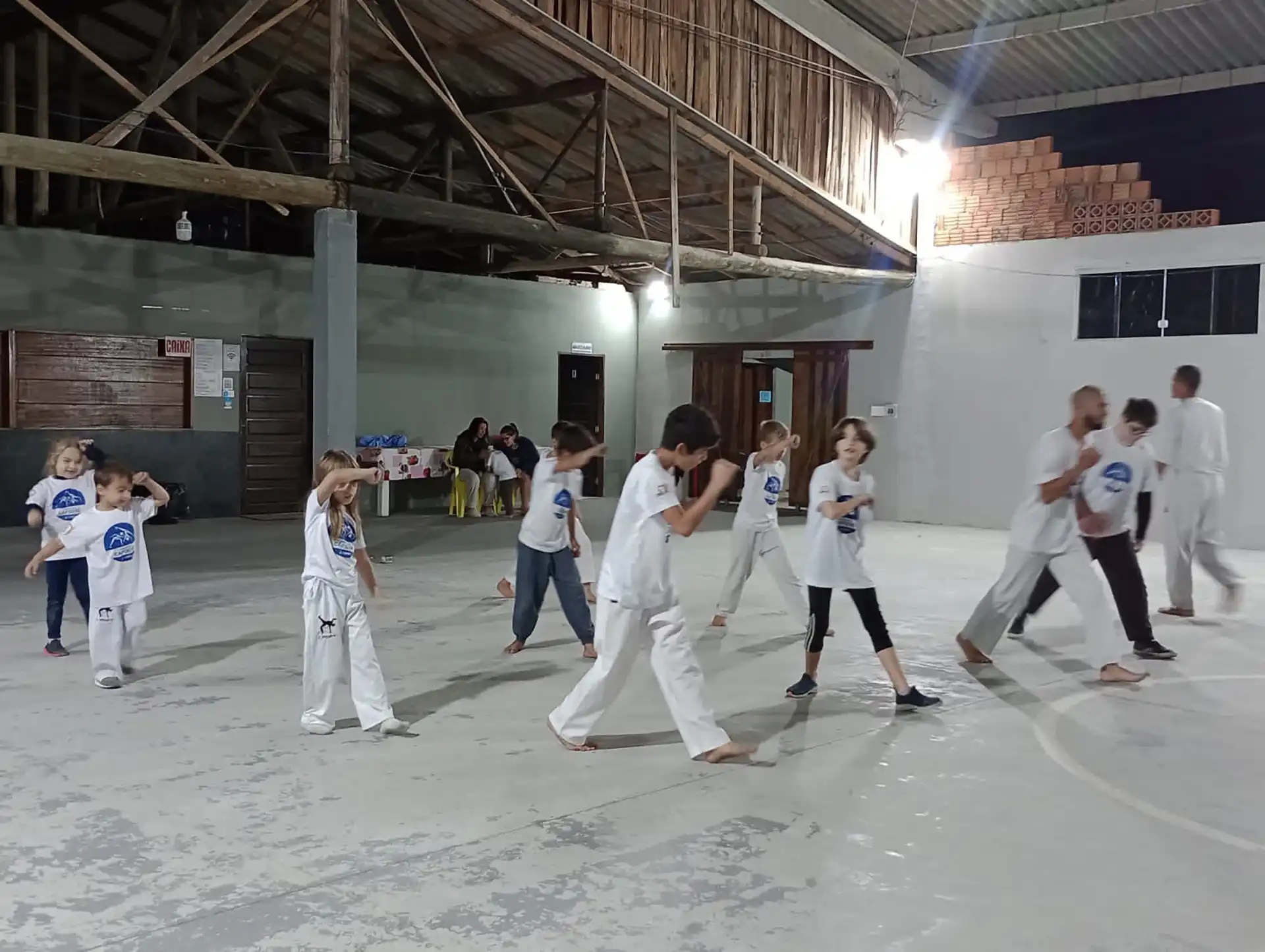 alunos em treinando